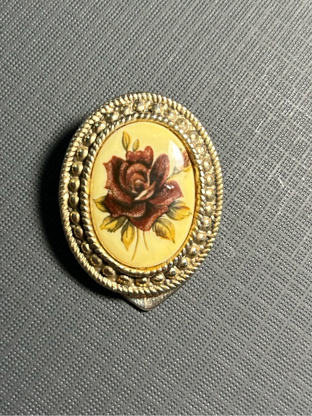 Vintage Floral Rose Shawl Clip - Gold Tone with Red Rose
